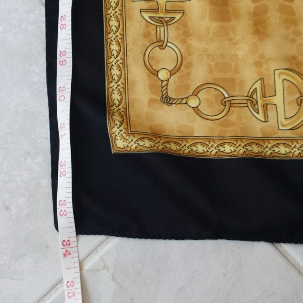 Italian Made Scarf - Picture 5 of 11